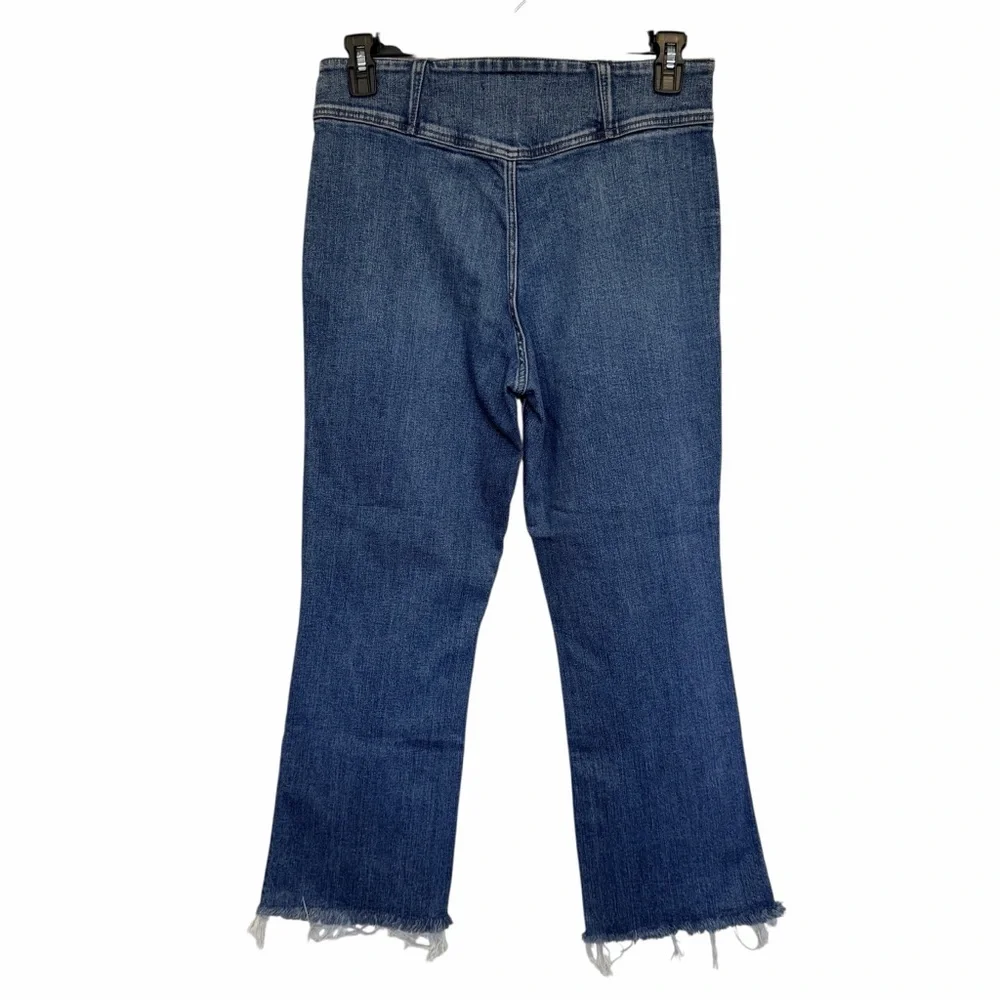 DAZE Shy Girl High Rise Cropped Flare Jeans Size 30 – NWT Style Raw Hem Denim